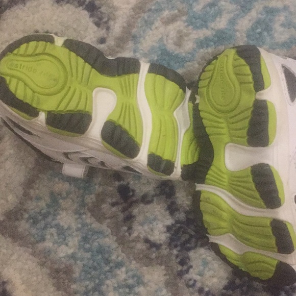 Kids stride rite! - Picture 2 of 3